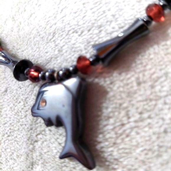 Black metallic dolphin necklace with pink gems - Picture 3 of 3